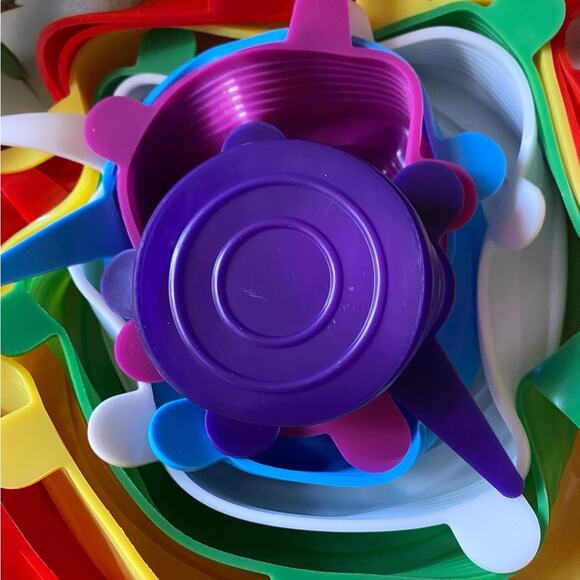 8 pc Set of Silicone Lids Various Colors/Sizes NIB - Picture 2 of 4